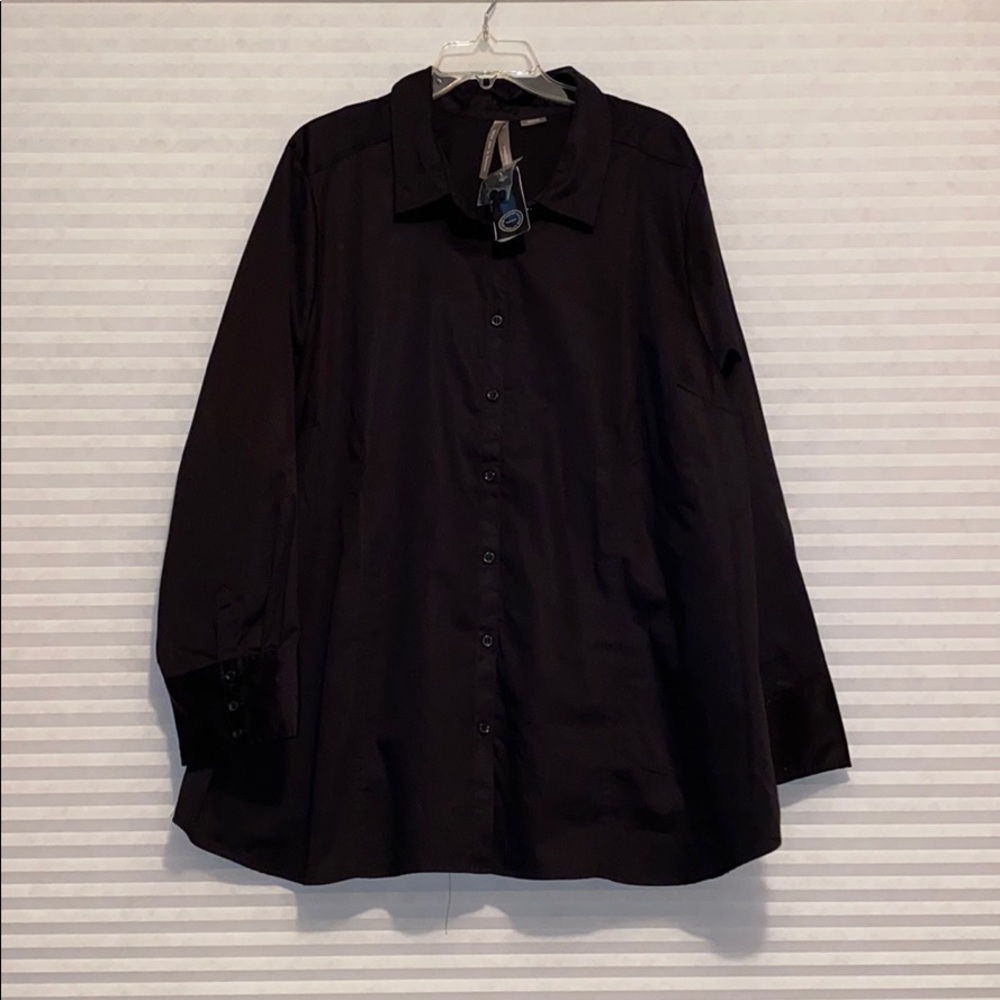 Black blouse from Penningtons. Size 5x.